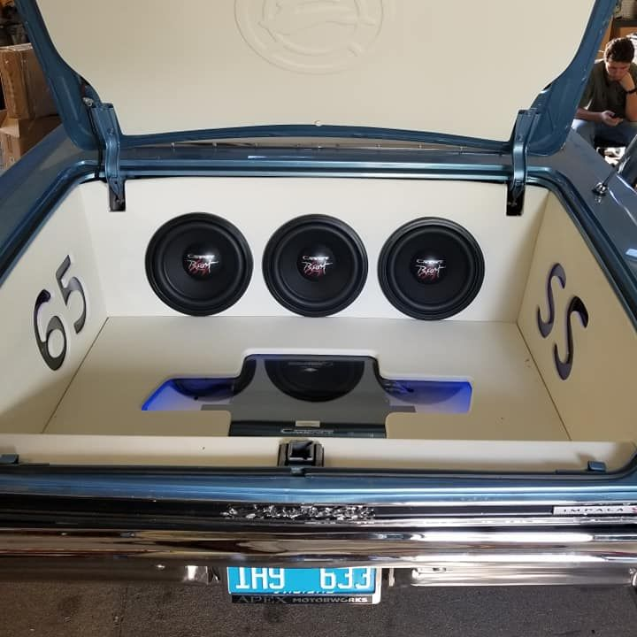 Custom Mobile Audio'