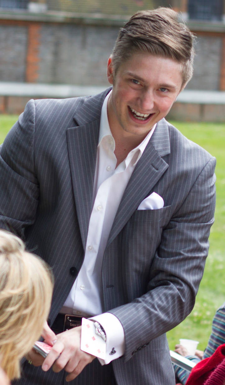 Magician Tom London'