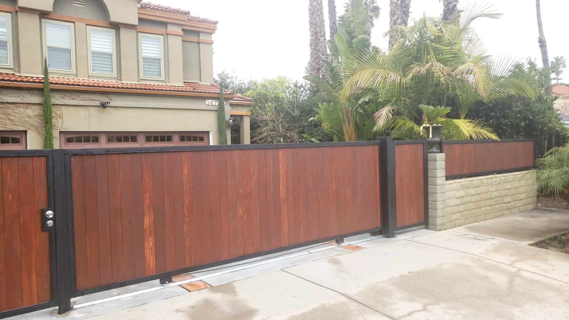 Driveway Gate Installation in Sherman Oaks, CA 91423'
