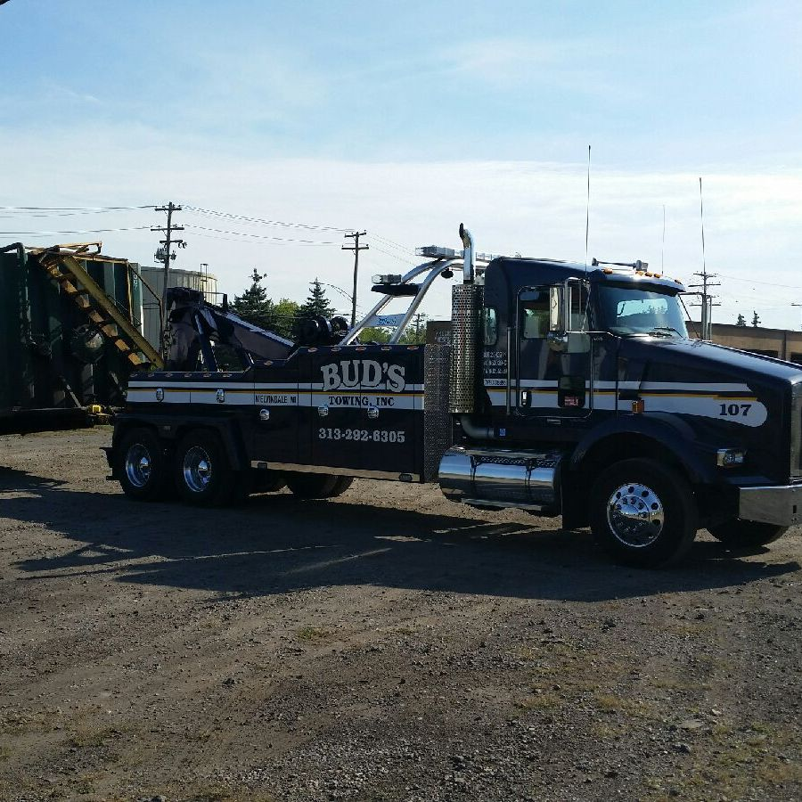 Buds Towing