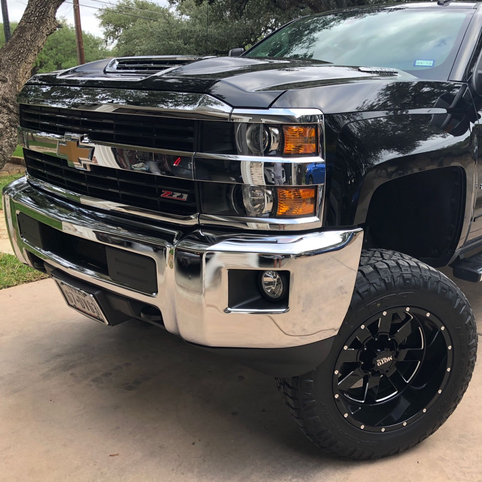 Custom Truck and Wheel