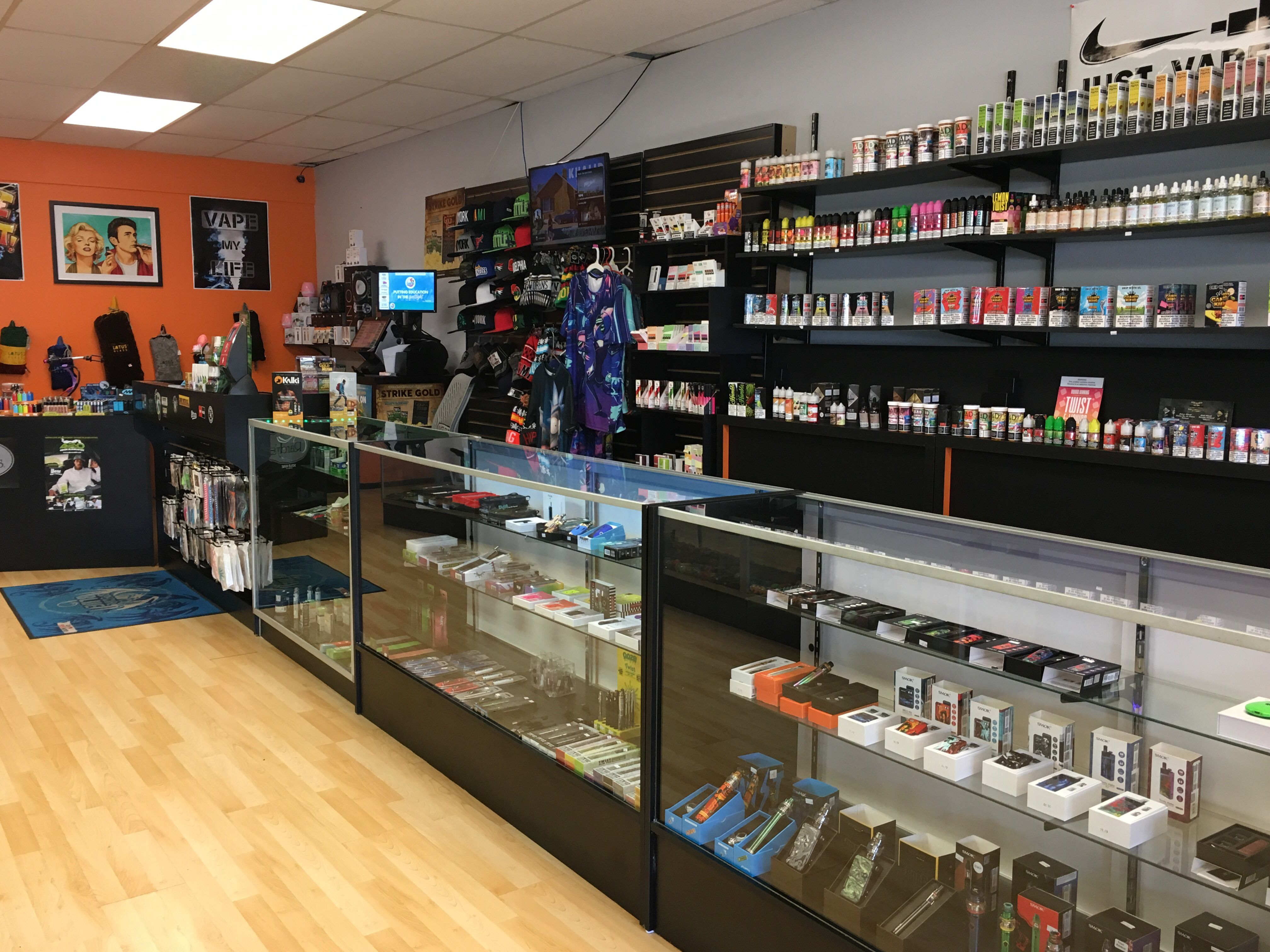 Company Logo For Fantasy Vape And Smoke Shop'