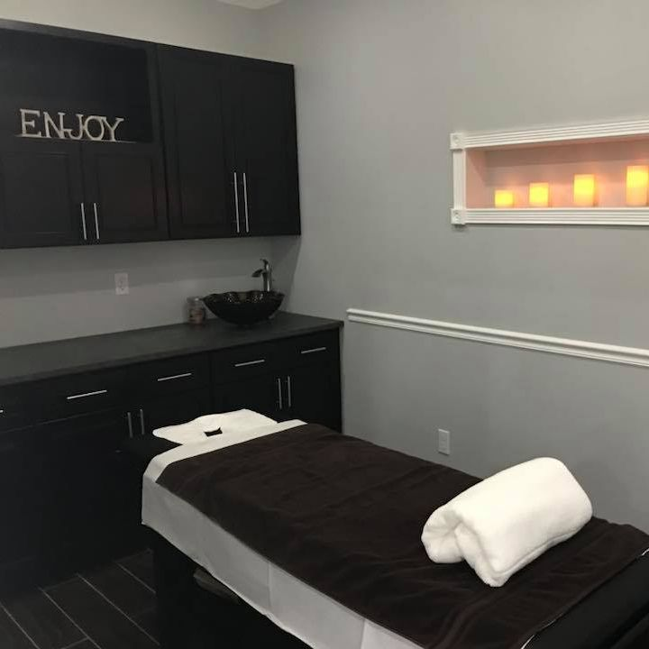 Company Logo For Gloss Nail Salon And Spa'