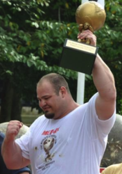 gI_79448_brian shaw worlds strongest man 2011.png