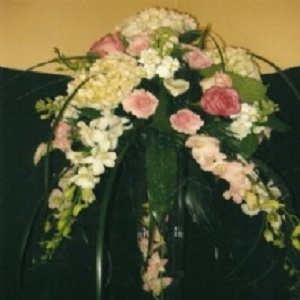 Company Logo For Buds Florist'