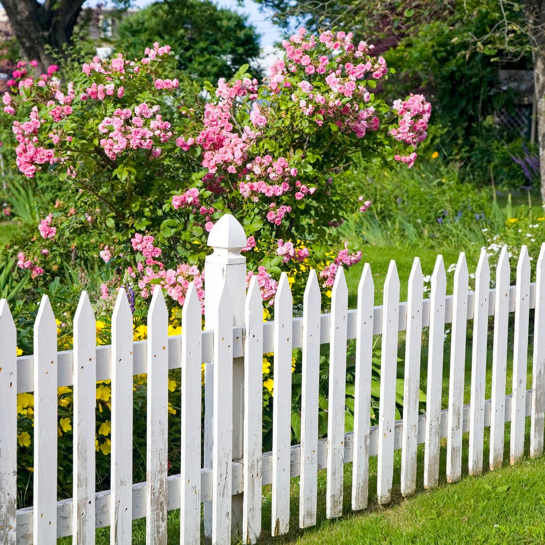 Nicholls Fence And Railing Logo