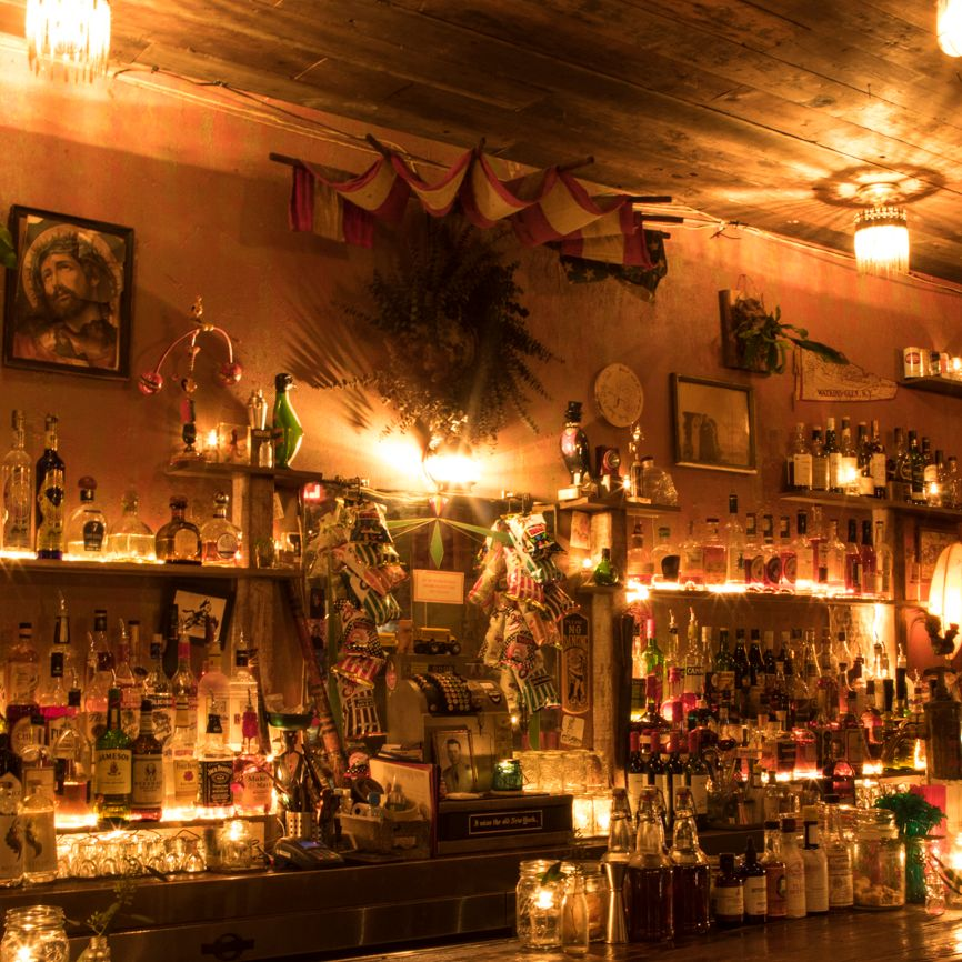 Pearl’s Social And Billy Club