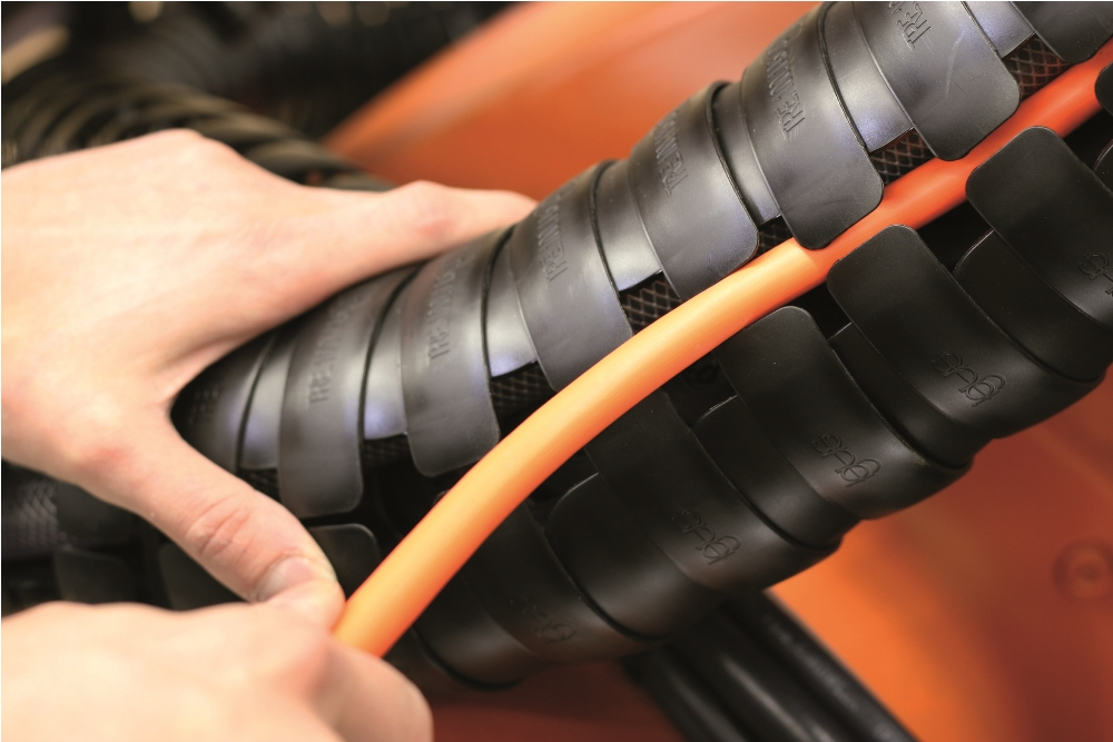 "Triflex R" energy chain from igus India