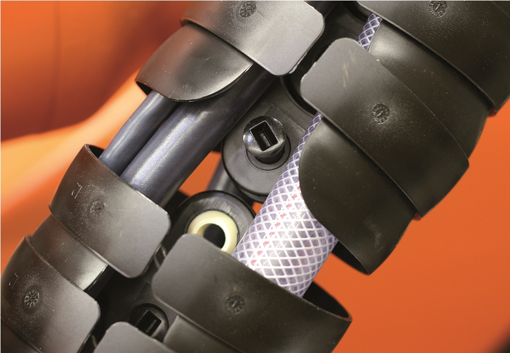 New bolt connection (&quot;C version&quot;) from igus India'