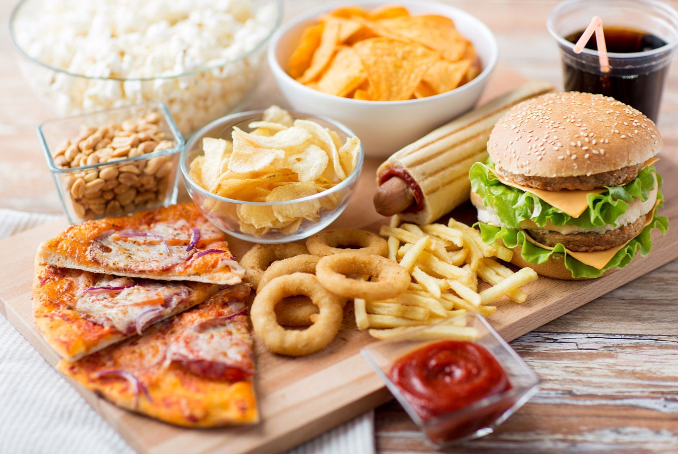 Fast Food Market to See Huge Growth by 2020-2025: McDonald&#