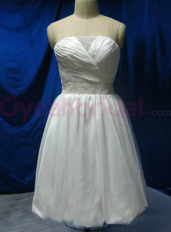 Discount plus Size Dresses Are Offered by Oyeahbridal.com'