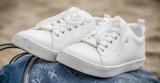 Sports Footwear Online Retailing Market