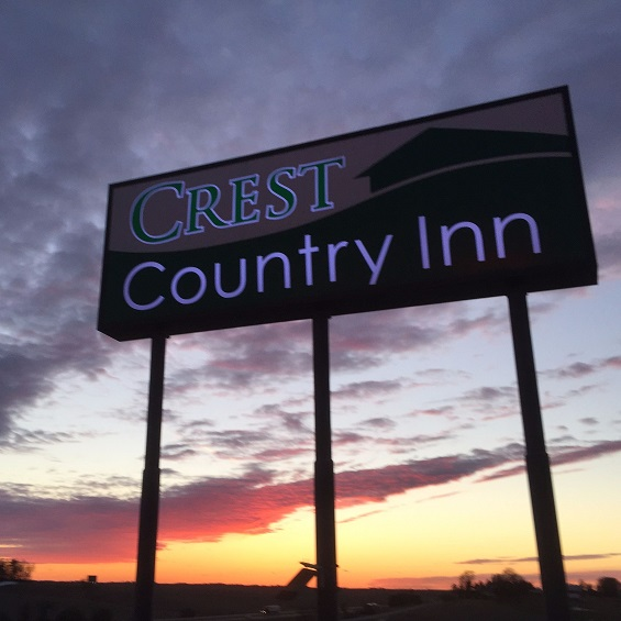 Company Logo For Crest Country Inn'