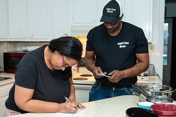 Company Logo For Comfort Zone Moving and Cleaning Services L'