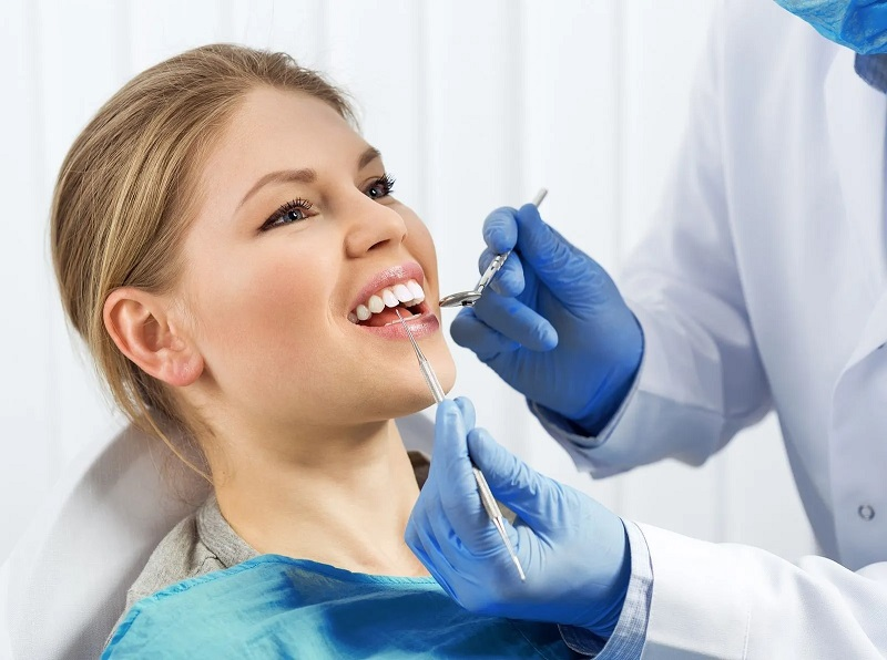 Implant Dentist Near Me'