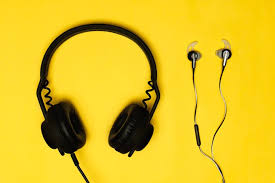 Earphones And Headphones Market