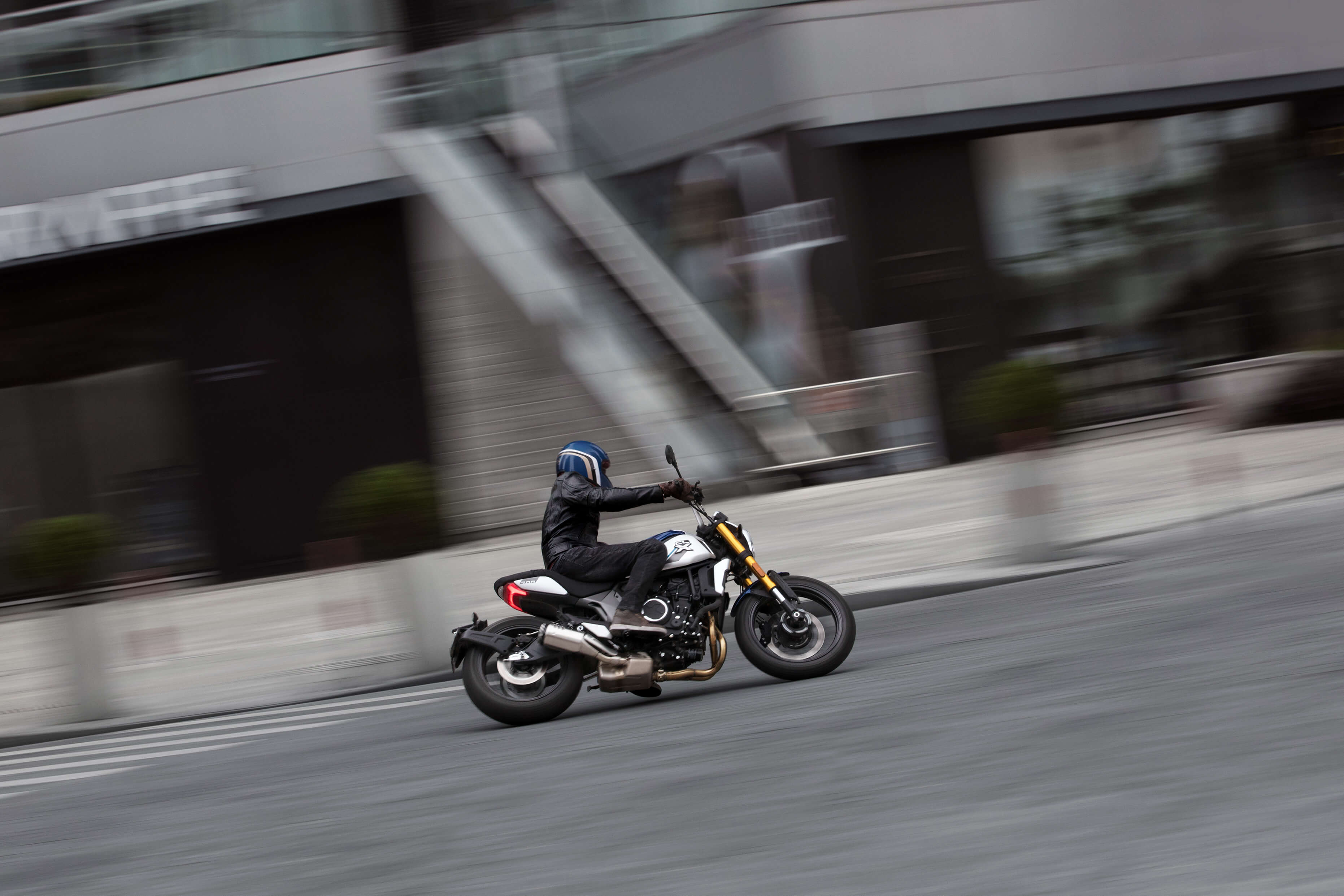 700CL-X Heritage——ENJOY THE MOMENT