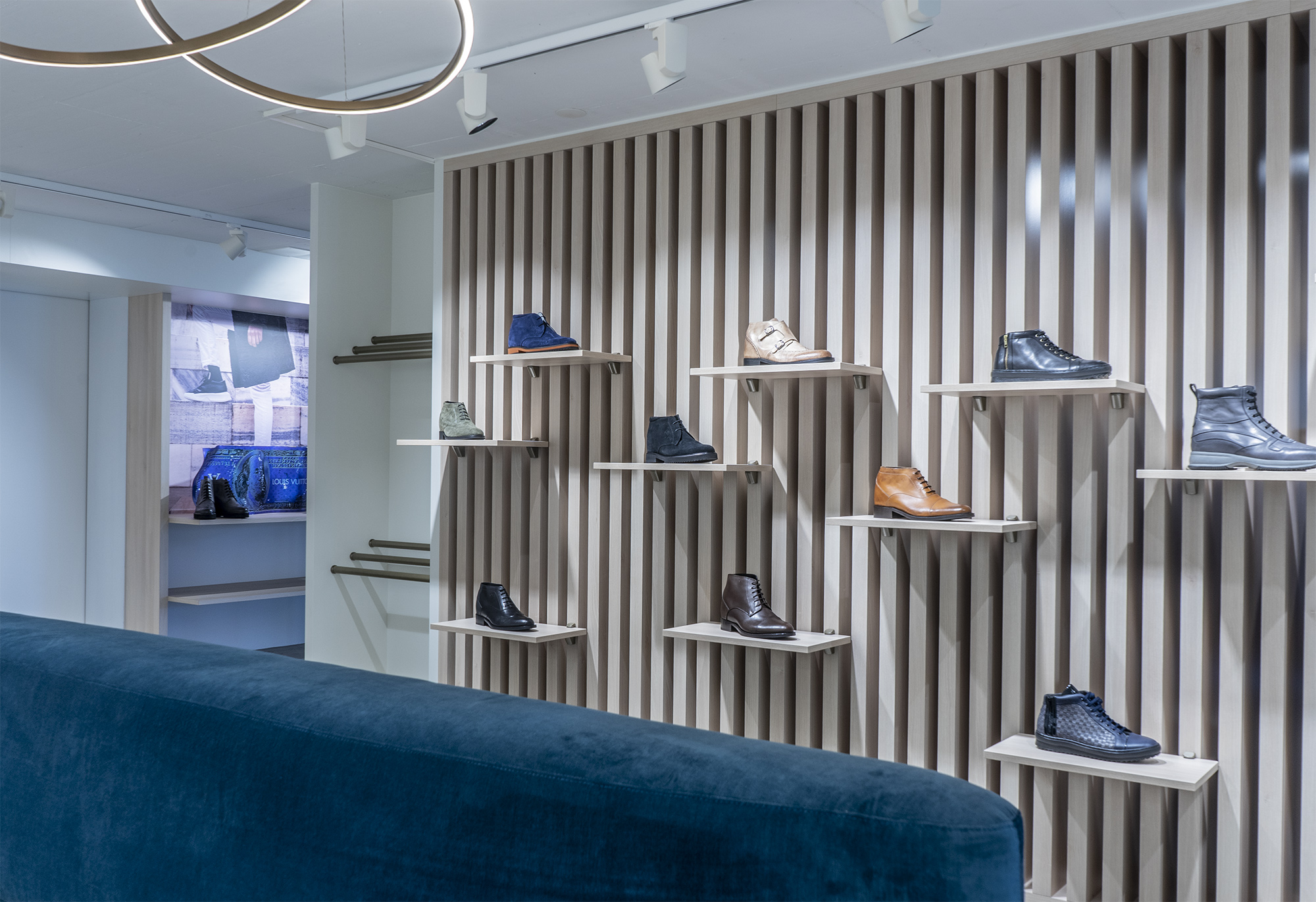 SHOES THAT MAKE YOU TALLER