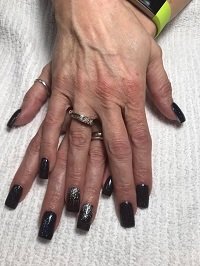 Company Logo For Luxury Nails'