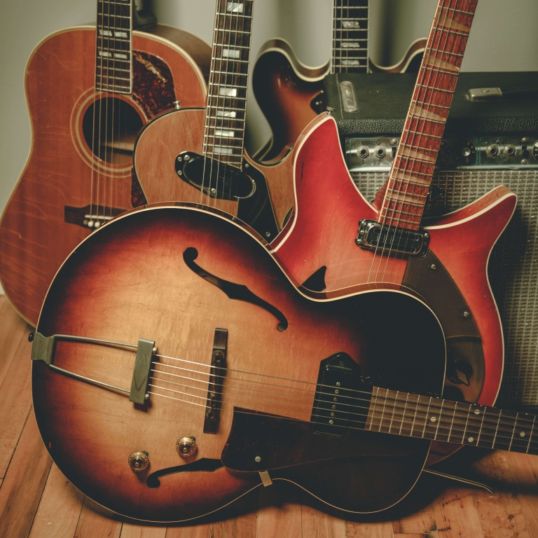 Vintage Guitars'