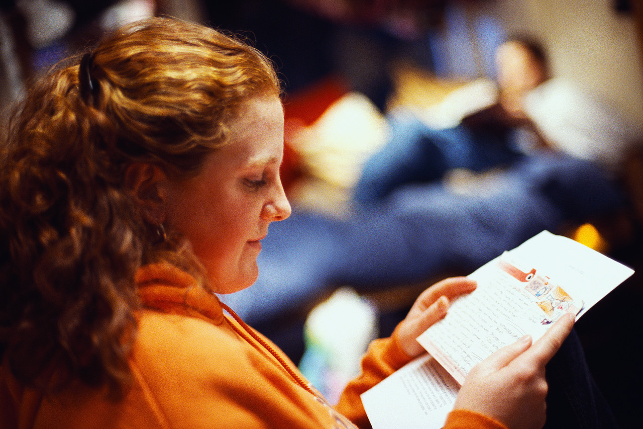 Prisoner getting mail female'