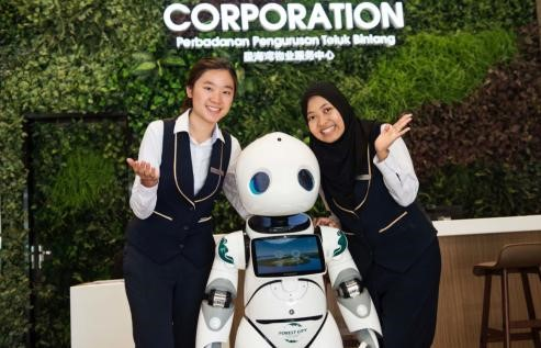 Humanoid Robot Provides a Helping Hand to Forest City Commun'
