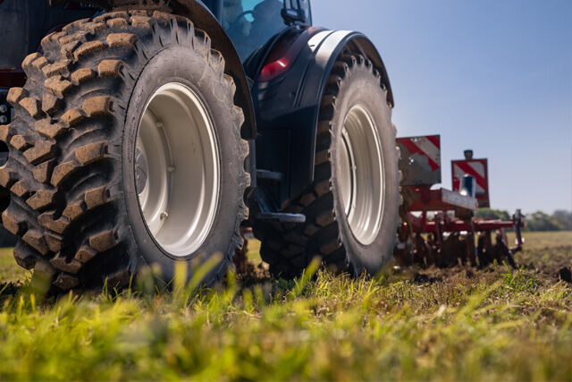 Agriculture Tractor Tires Market