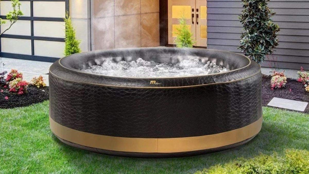 Inflatable Hot Tub'