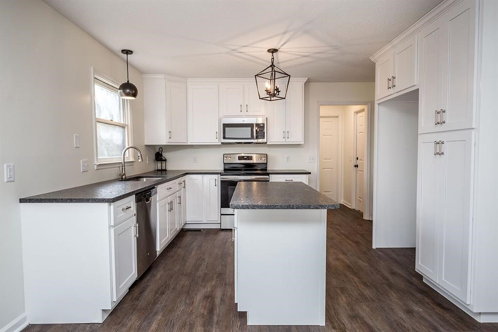JNJ Homes LLC'