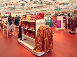 Brand Apparel and Accessories Retail Market'