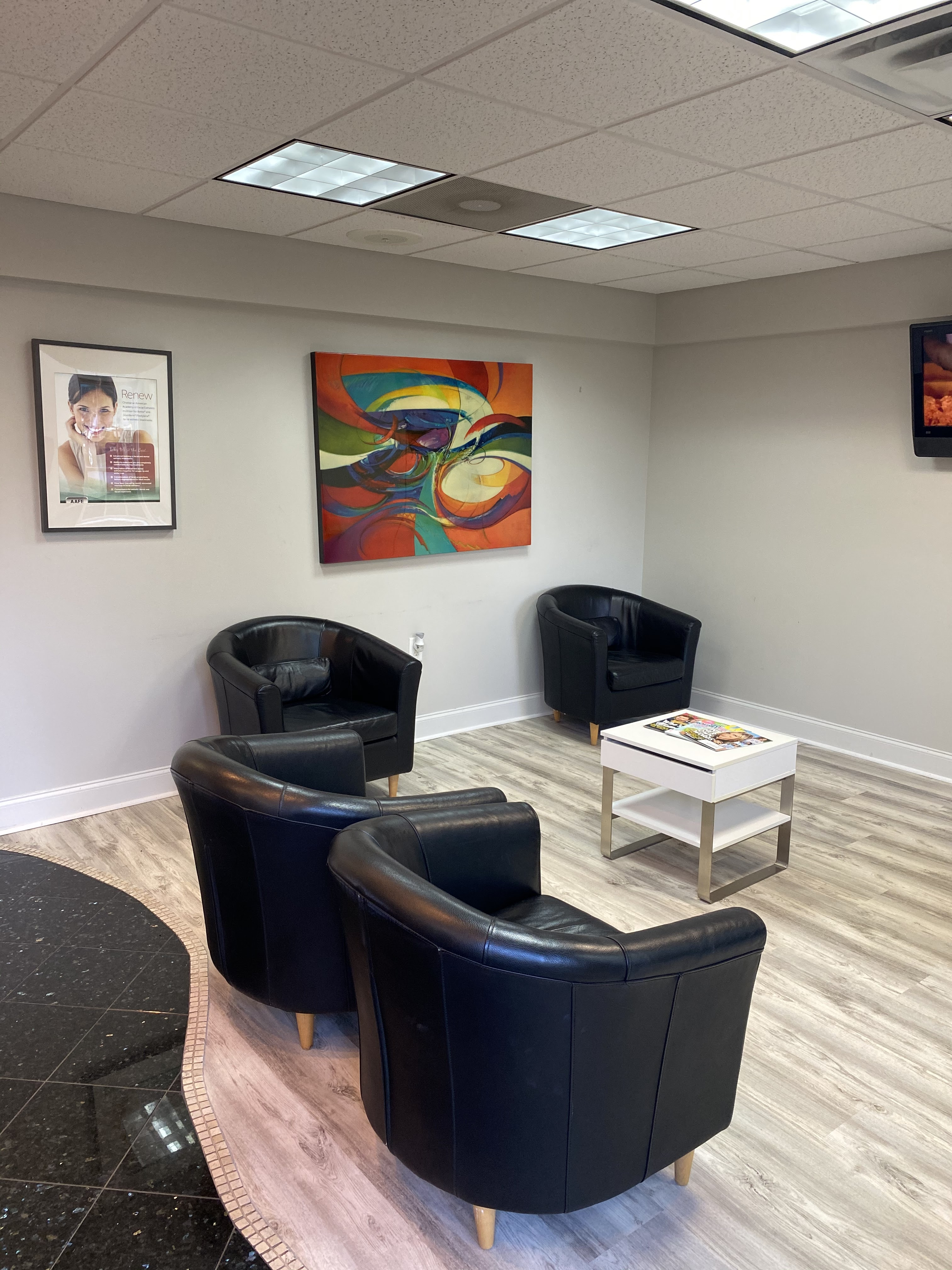 Waiting Area Photo For Creative Dentistry of Covington'