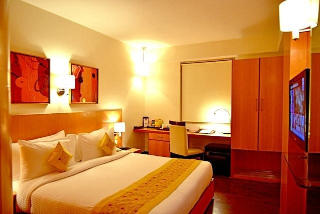 Theme Hotel Market