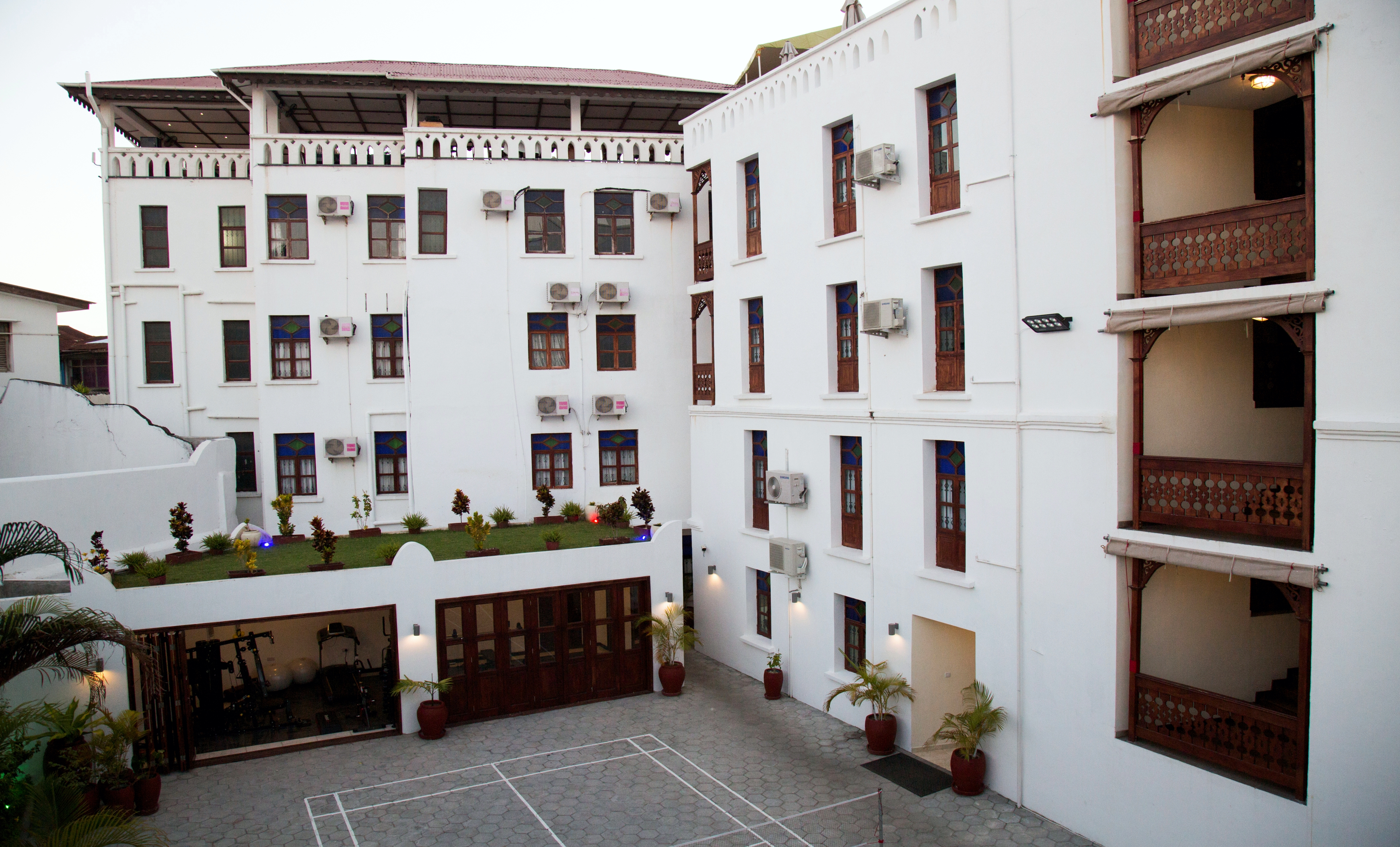 Hotel Building'