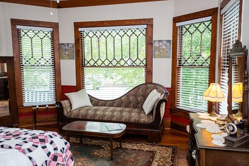 Historical Inn'