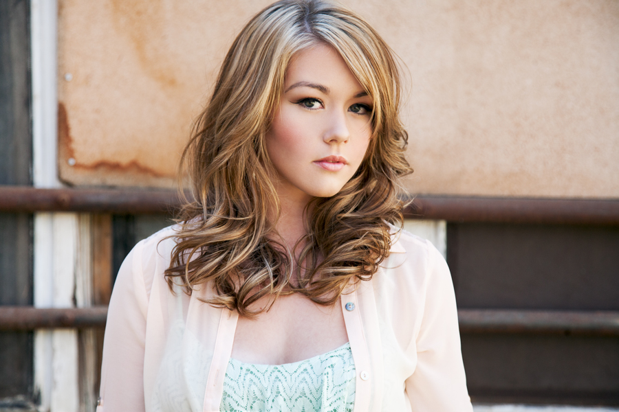 Songstress Gemma Rea