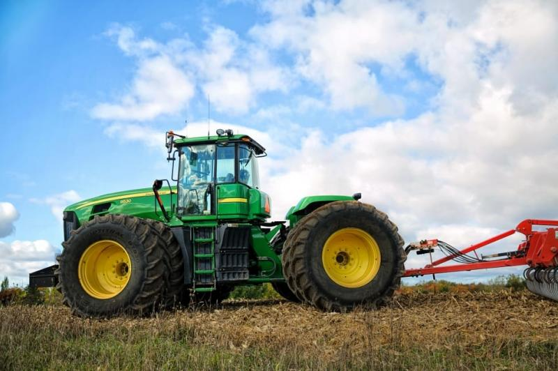 Agricultural Tractors Market