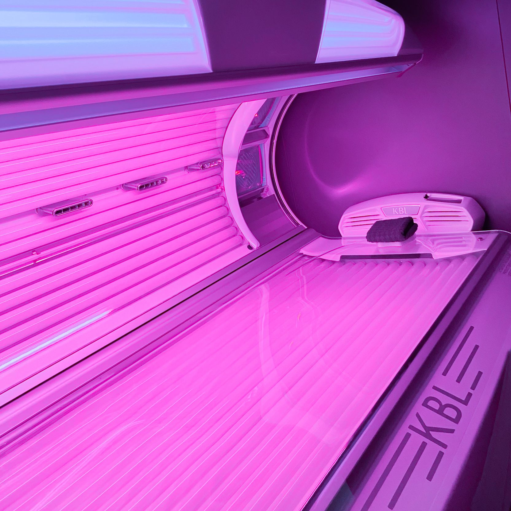 Tanning Salon'