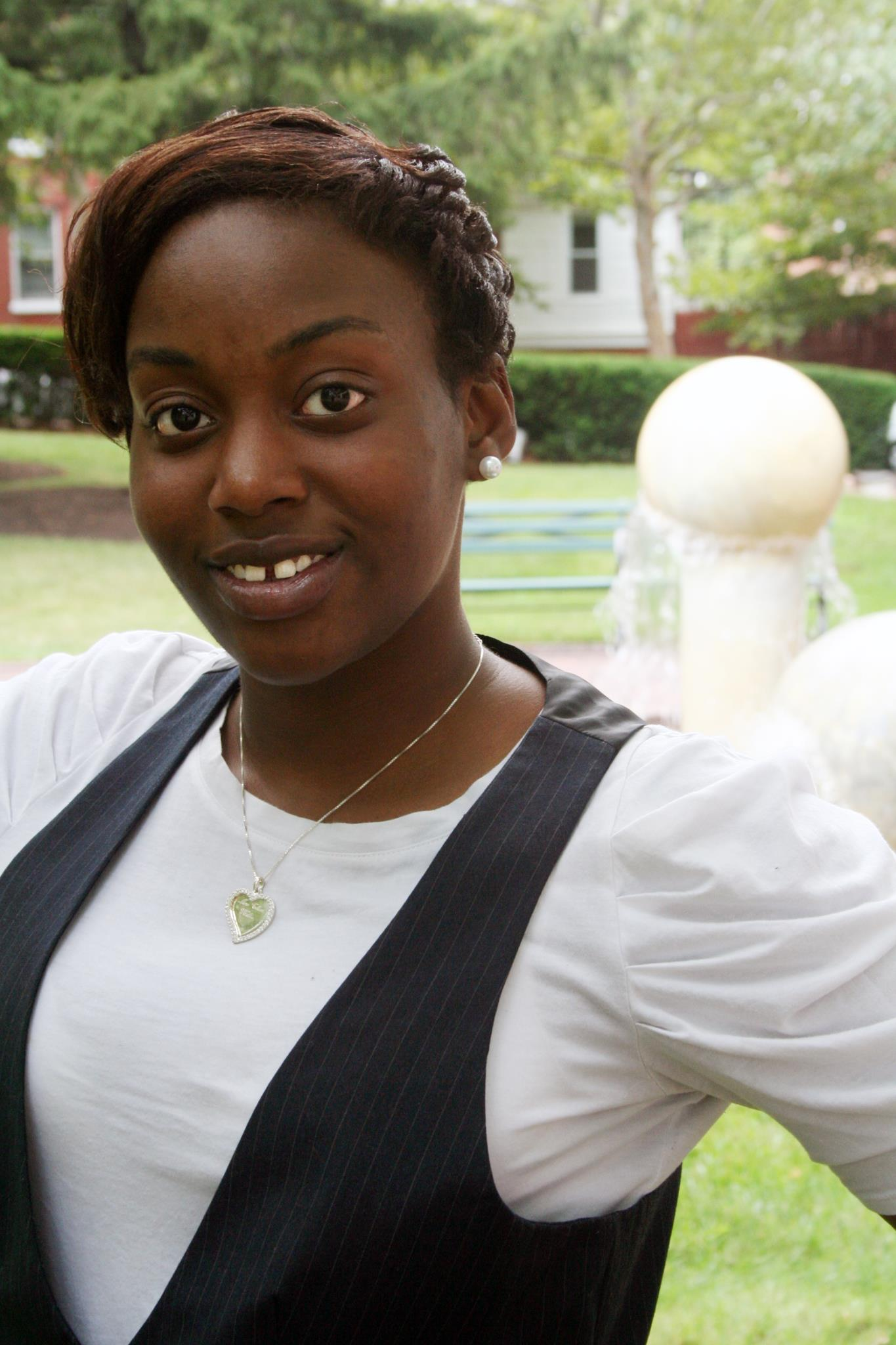 Headshot - Yasheaka Oakley'