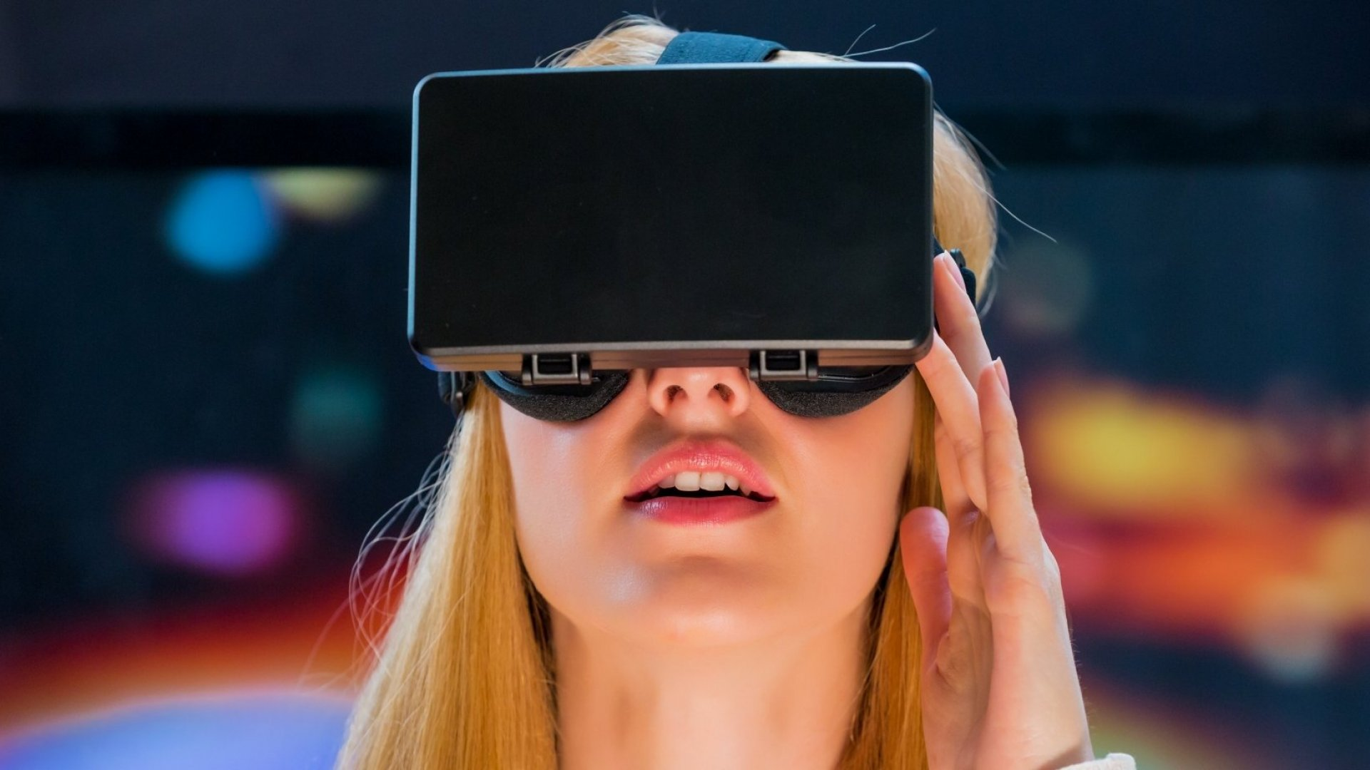 Virtual Reality Products and Services Market