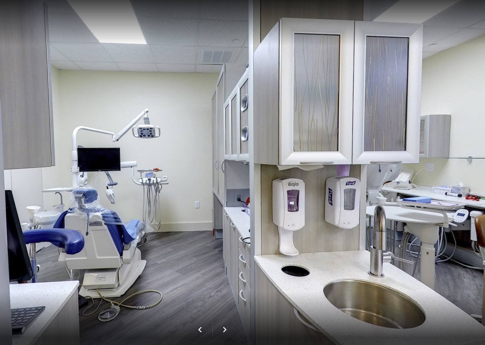 LuxDen Dental Center Office'