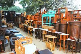 Custom Furniture Market'