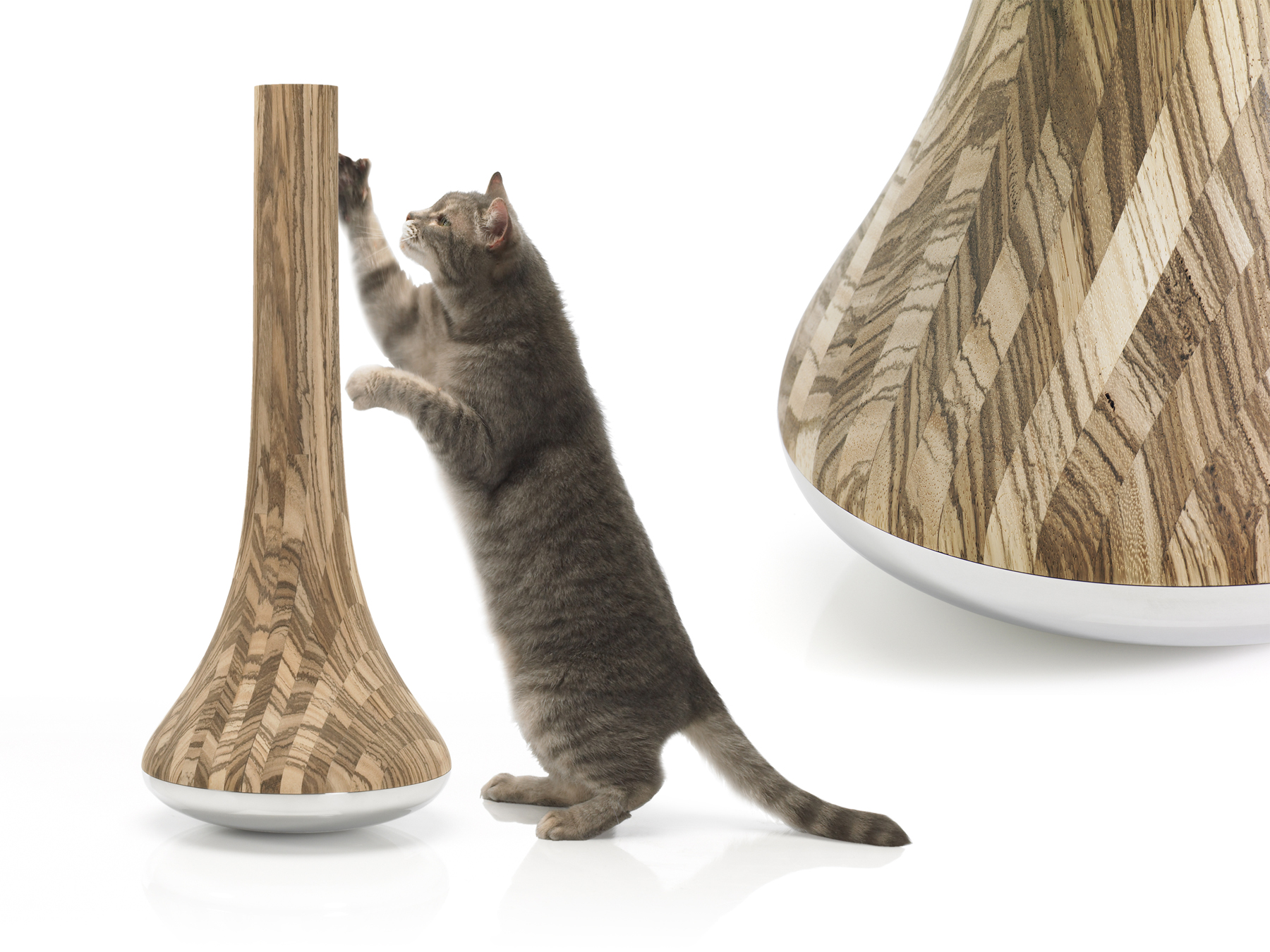 Leo Cat Scratching Post'