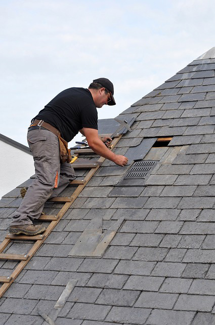 Chicago Roofing - Roof Repair &amp; Replacement Logo