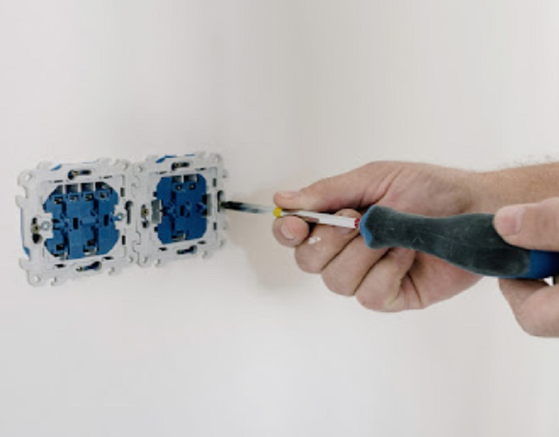 electrician lowell ma'