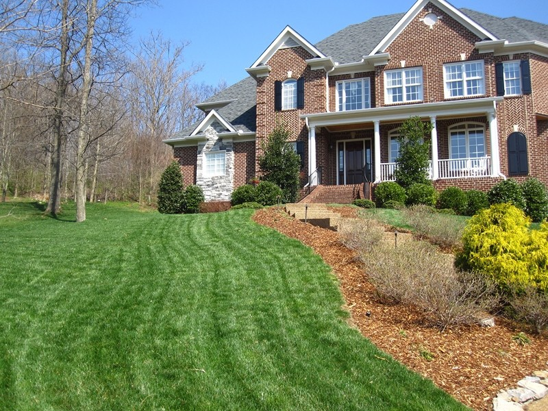 lawn care company'