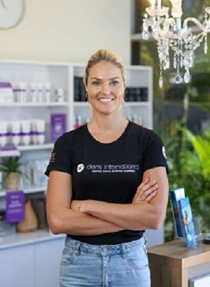 beauty school sunshine coast'