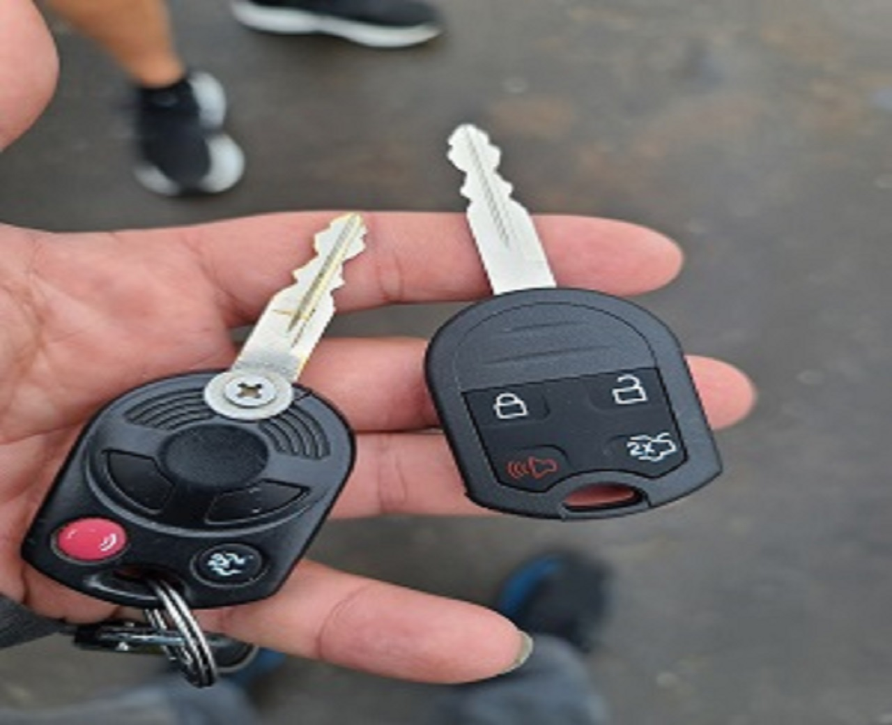 CAR KEY HUT