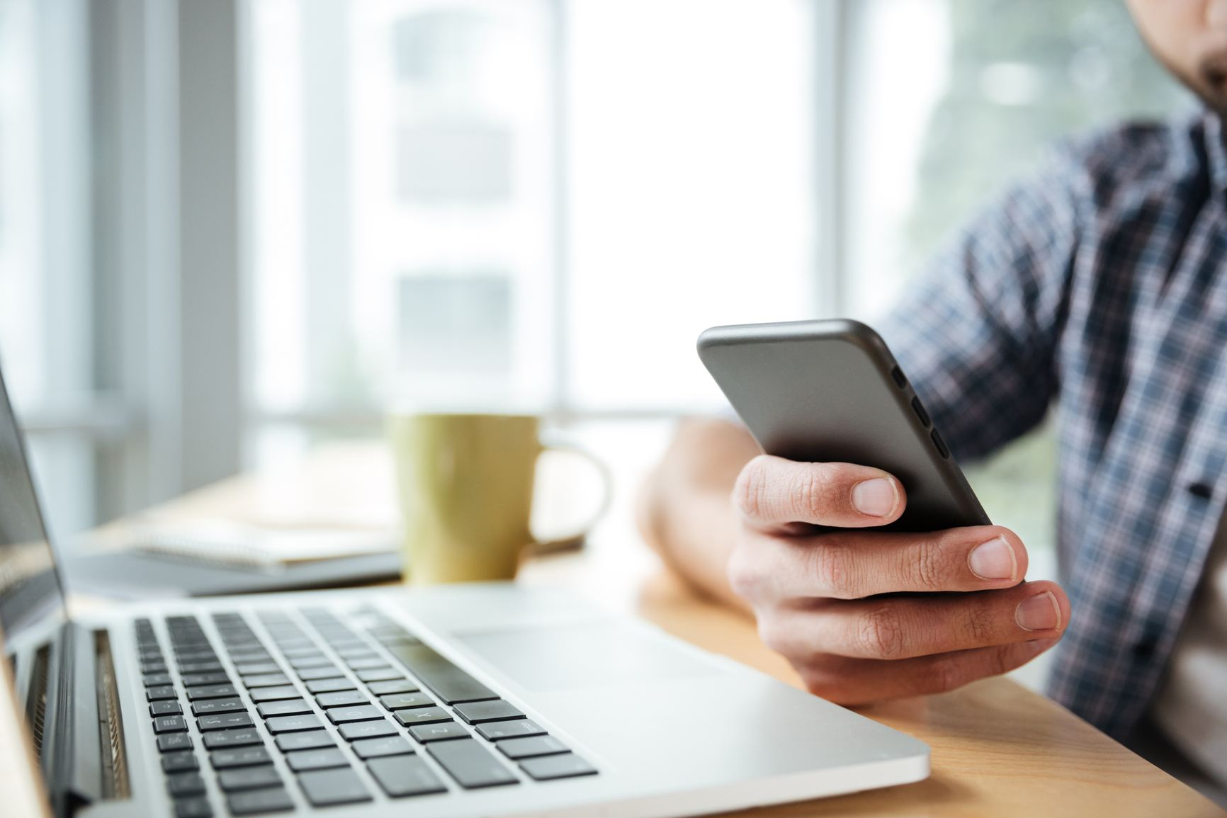 5G Phone and Laptop Market'