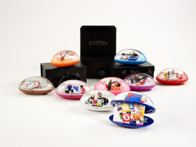 Snomee Presents Collection of Snow Globe Gift Card Holders a'