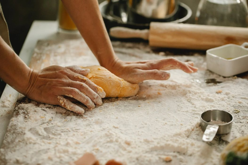Aspen Leaf Bakery And Cafe Logo
